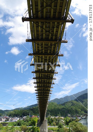 桃介橋(ももすけばし) 重要文化財 橋の裏側 桃介橋(ももすけばし) 重要文化財 橋の裏側 17813703