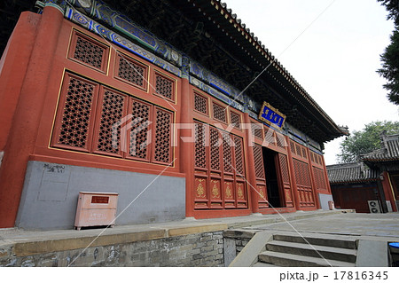 北京　万寿寺　大雄宝殿 17816345