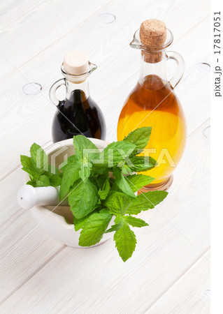 Fresh herbs and spices Fresh herbs and spices 17817051
