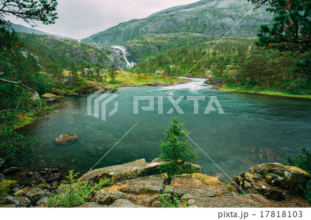 Husedalen - Valley of waterfalls Norway. Giant 17818103