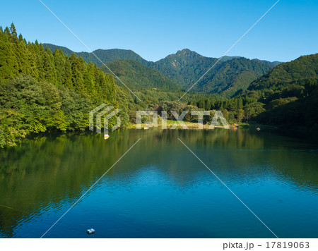 グリーンシーズンの大源太湖 17819063