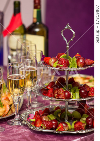 Party snack 17819807
