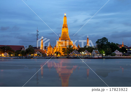 Wat Arun river side with Chao Phraya River in Bangkok at twiligh 17823922