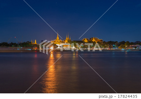 Grand palace river side at twilight time in Bangkok, Thailand 17824435