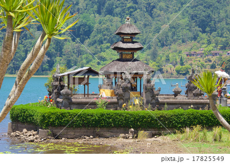 ウルン・ダヌ・バトゥール寺院 ウルン・ダヌ・バトゥール寺院 17825549