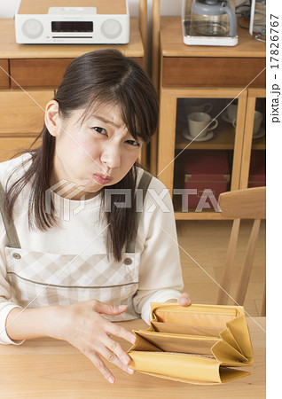 財布が空っぽ 17826767