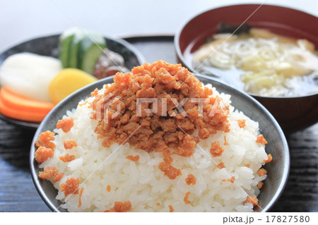 ご飯のお供 鶏そぼろ ご飯のお供 鶏そぼろ 17827580