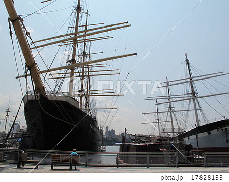 ニューヨーク サウスストリートシーポートミュージアムの帆船ペキン号 17828133