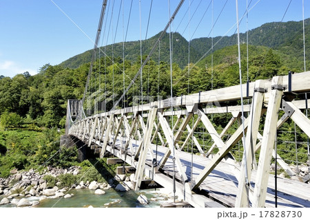 重要文化財・桃介橋（橋の中央から） 17828730