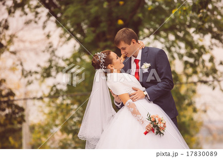 young family, wedding, newlyweds 17830089