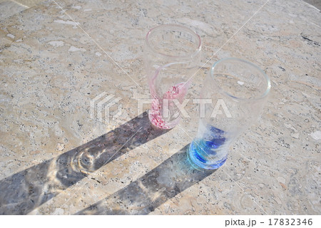 二色のグラス 17832346