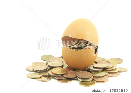 coins in the broken egg 17832619