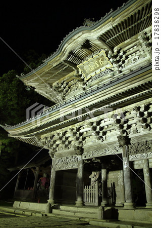 善寶寺の山門 17838298