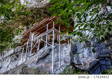 三徳山　投入堂 17838832