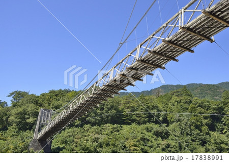 重要文化財・桃介橋(木曽川の河原から) 重要文化財・桃介橋(木曽川の河原から) 17838991