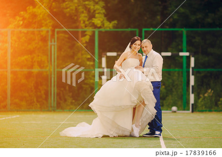 wedding couple 17839166
