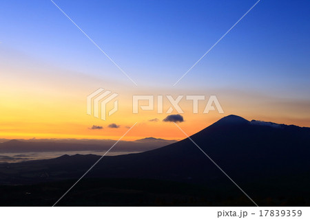 八幡平の朝焼け 17839359
