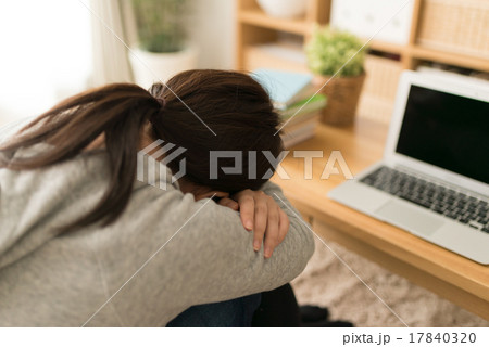 体育座り 体育座り 17840320