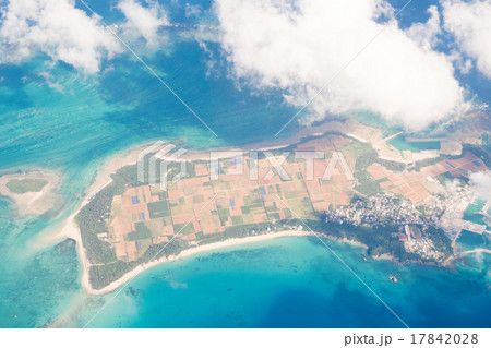 津堅島　空撮 17842028
