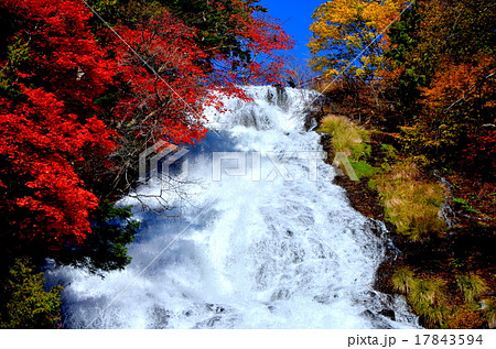 日光 紅葉 湯滝の写真素材