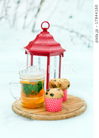 winter tea 17844160
