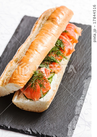 Sandwich with salmon 17844516