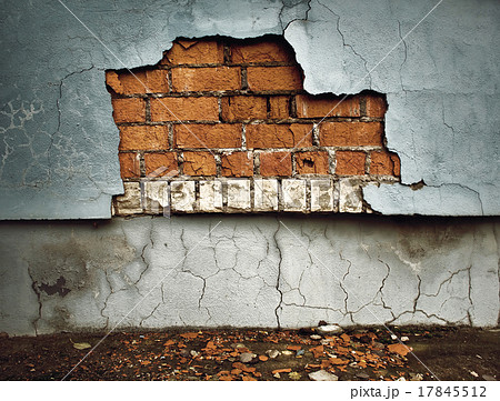 Old broken wall 17845512