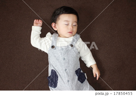 赤ちゃん(９か月） 17850455