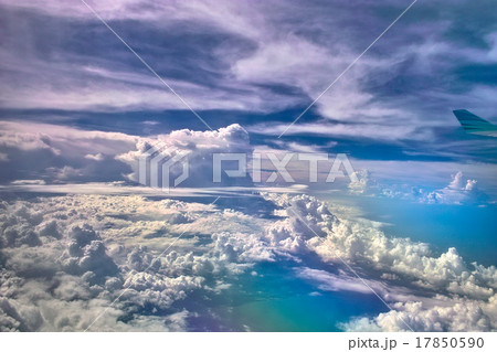 飛行機から雲 17850590