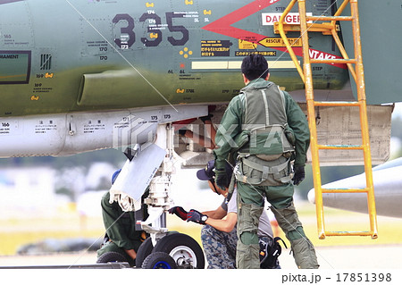 航空自衛隊の戦闘機パイロット 航空自衛隊の戦闘機パイロット 17851398
