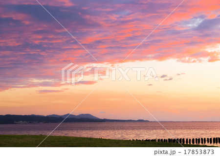 宍道湖の夕暮れ 17853873
