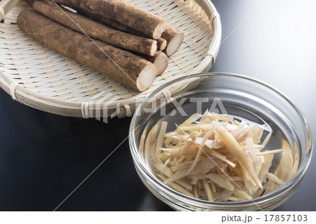 ごぼう黒バック横 17857103