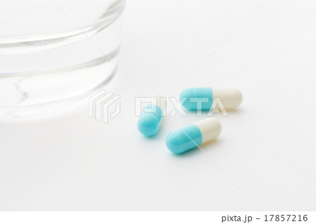 薬　カプセル 17857216