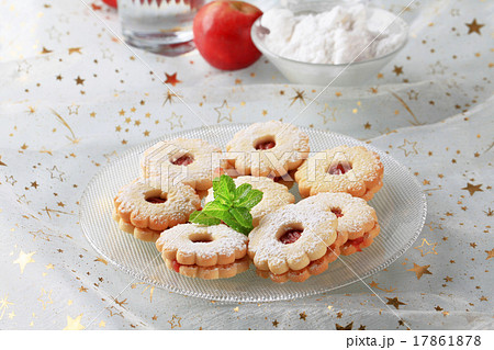 Jam shortbread cookies 17861878