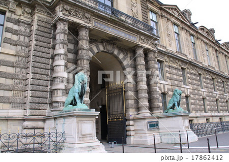 ルーブル宮 17862412