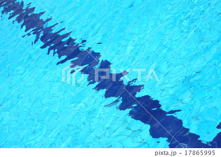 Swimming pool Swimming pool 17865995