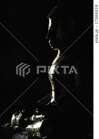 Silhouette of Buddha 17866638