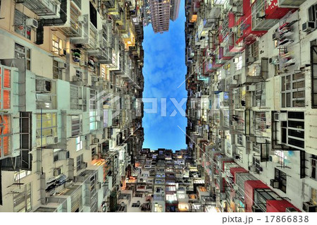 香港 過密な高層住宅 仰瞰 香港 過密な高層住宅 仰瞰 17866838