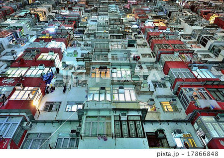 香港　過密な高層住宅　仰瞰 17866848