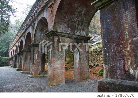 南禅寺 水道橋 水路閣 の写真素材