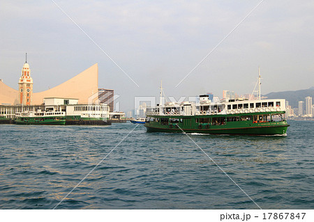 A ferry leaving the pier in Tsim Shai Tsui A ferry leaving the pier in Tsim Shai Tsui 17867847