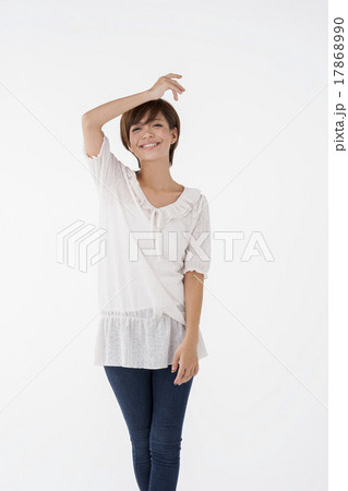 20代女性 20代女性 17868990