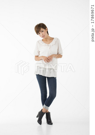 若い女性 17869671