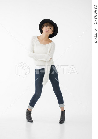 若い女性 若い女性 17869683