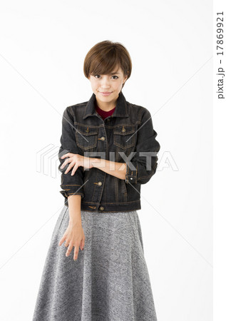 若い女性 若い女性 17869921