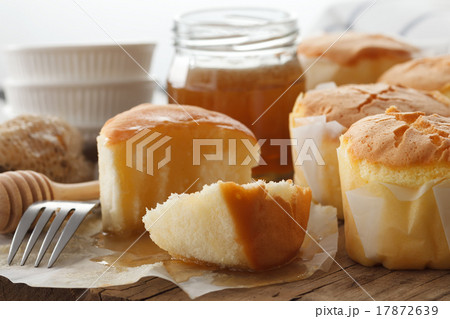 honey soft cheese cake sweet pastries dessert 17872639