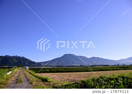 阿蘇の田園風景 阿蘇の田園風景 17874313