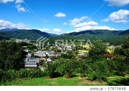 群馬県川場村　道の駅「田園プラザ川場」　展望台からの武尊山 17875648