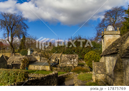 ボートン・オン・ザ・ウォーター 17875769