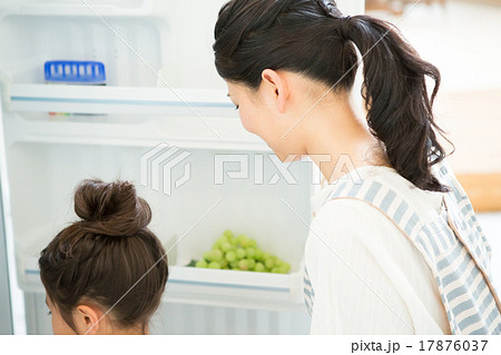 mother and child 2 17876037